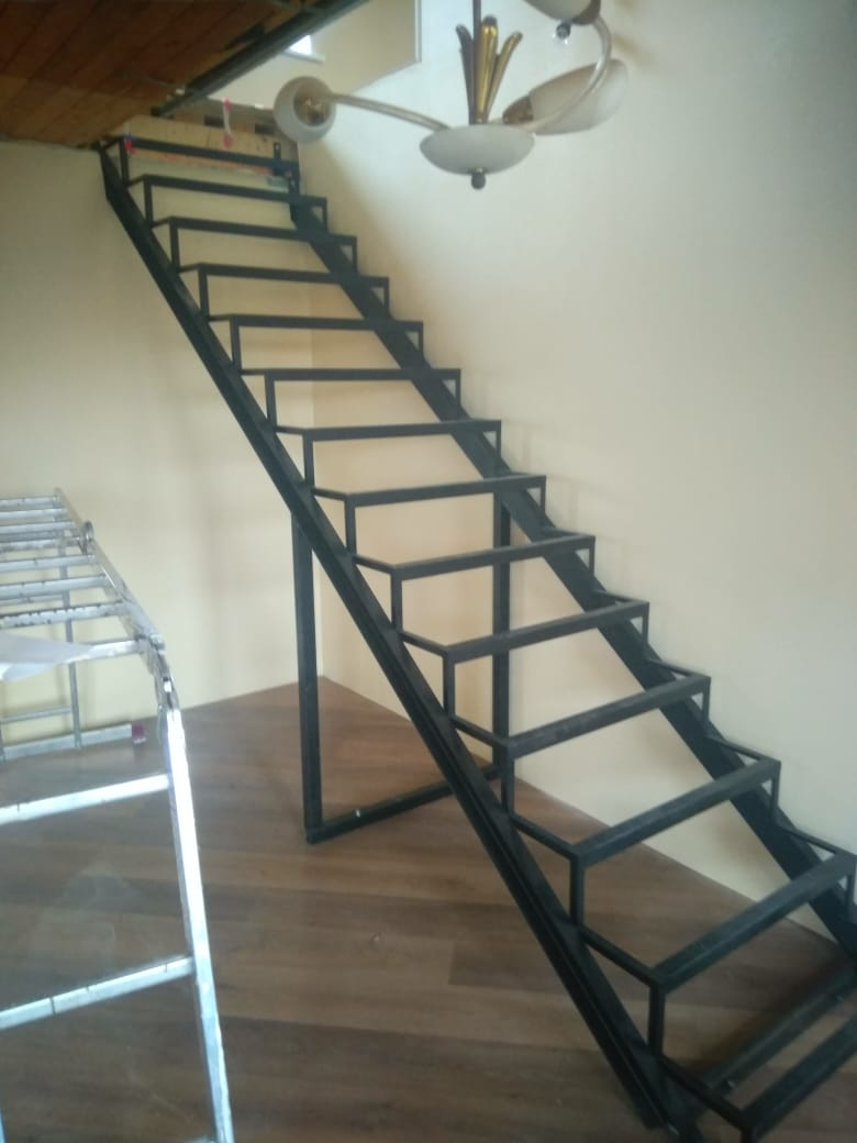 Каркас лестницы из металла КЛ №10