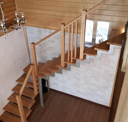 Лестница для дома с забежными ступенями на двойном косоуре№1