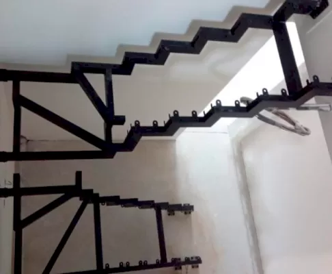 Металлический каркас лестницы (двойной косоур) МЛ №11