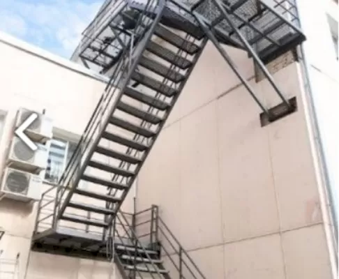 Уличная металлическая лестница №6