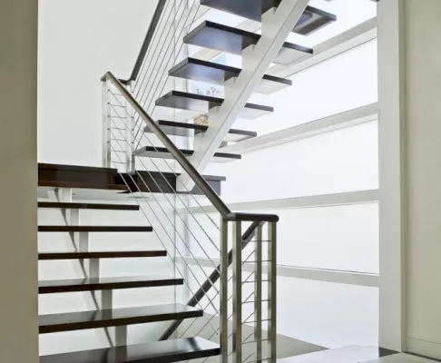 Лестница со стеклянными перилами ЛВ №21