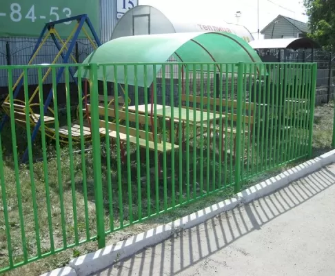 Забор из профильной трубы для детской площадки СЗ №11