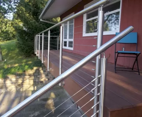 Хромированные перила на балкон частного дома арт: L0057